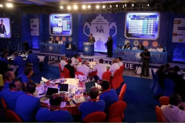 How IPL Auction Works with IPL teams bidding for players during the IPL player auction
