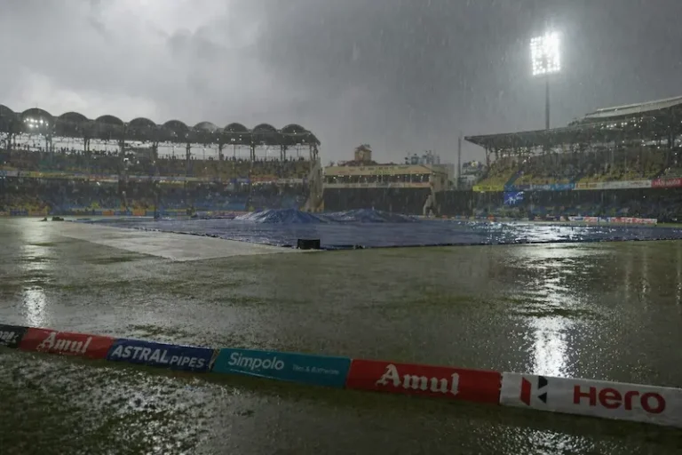 DLS method in cricket explaining rain affected cricket match rules and revised targets
